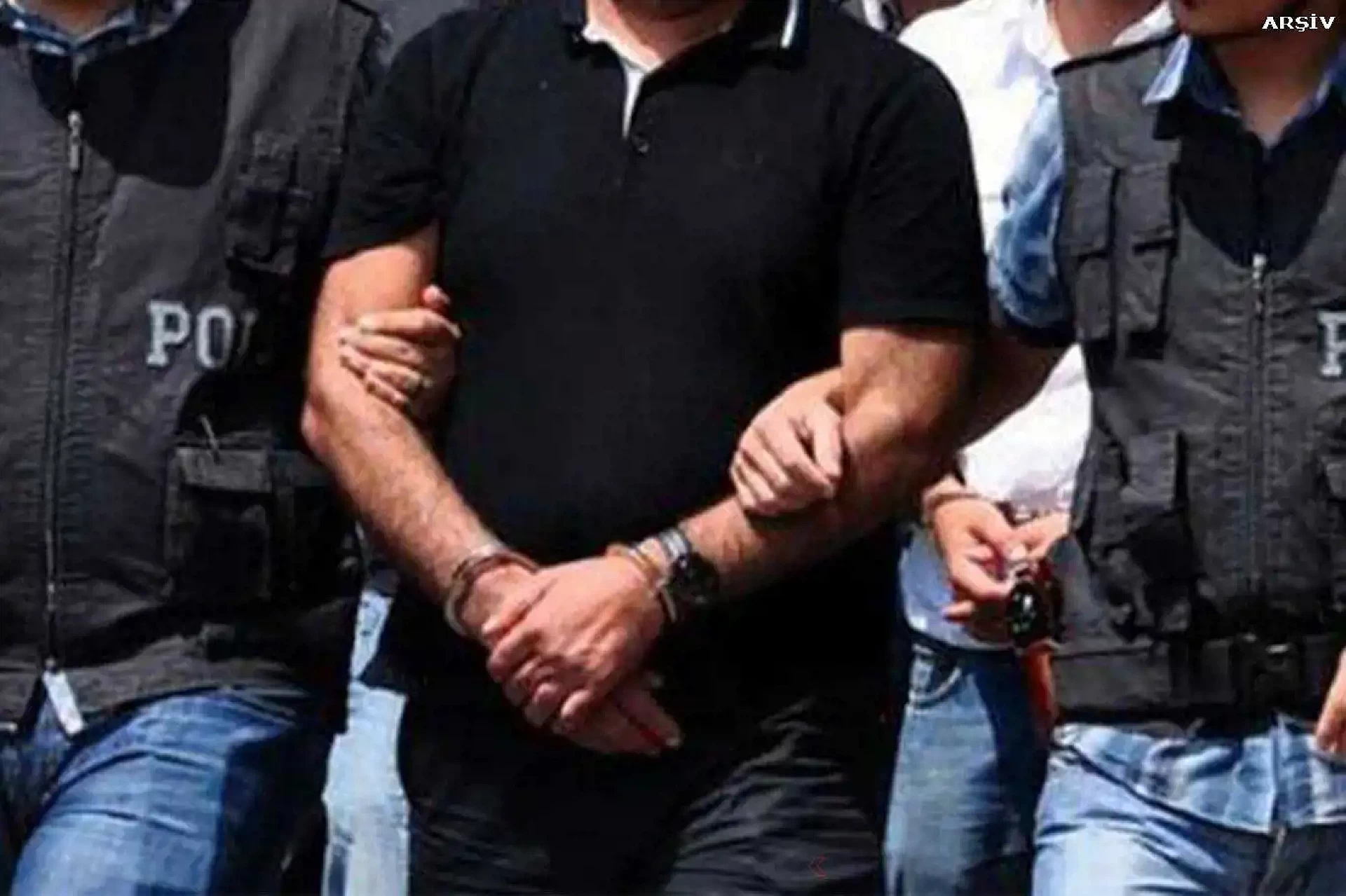 Bakan Yerlikaya: 181 göçmen kaçakçılığı organizatörü şüphelisi gözaltına alındı.