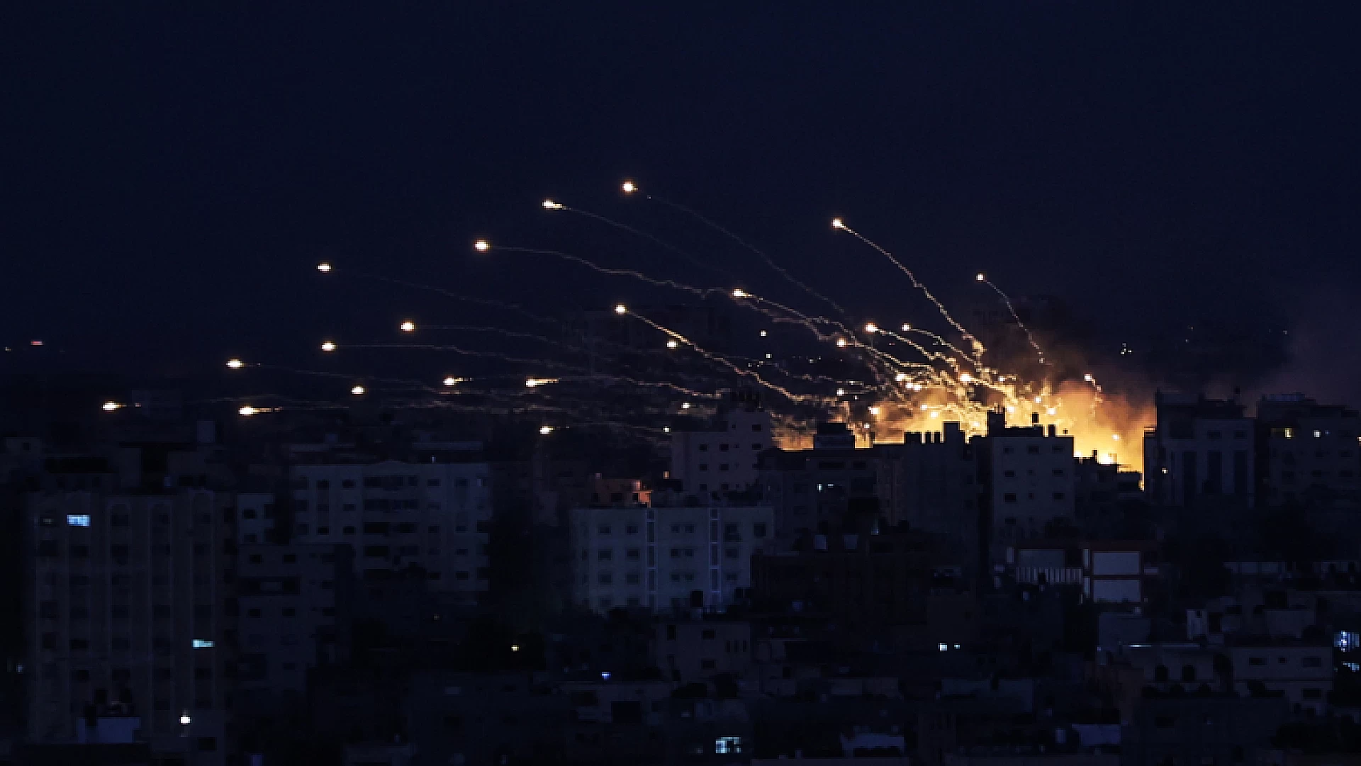 İsrail Gazze'yi yıkmaya devam ediyor!