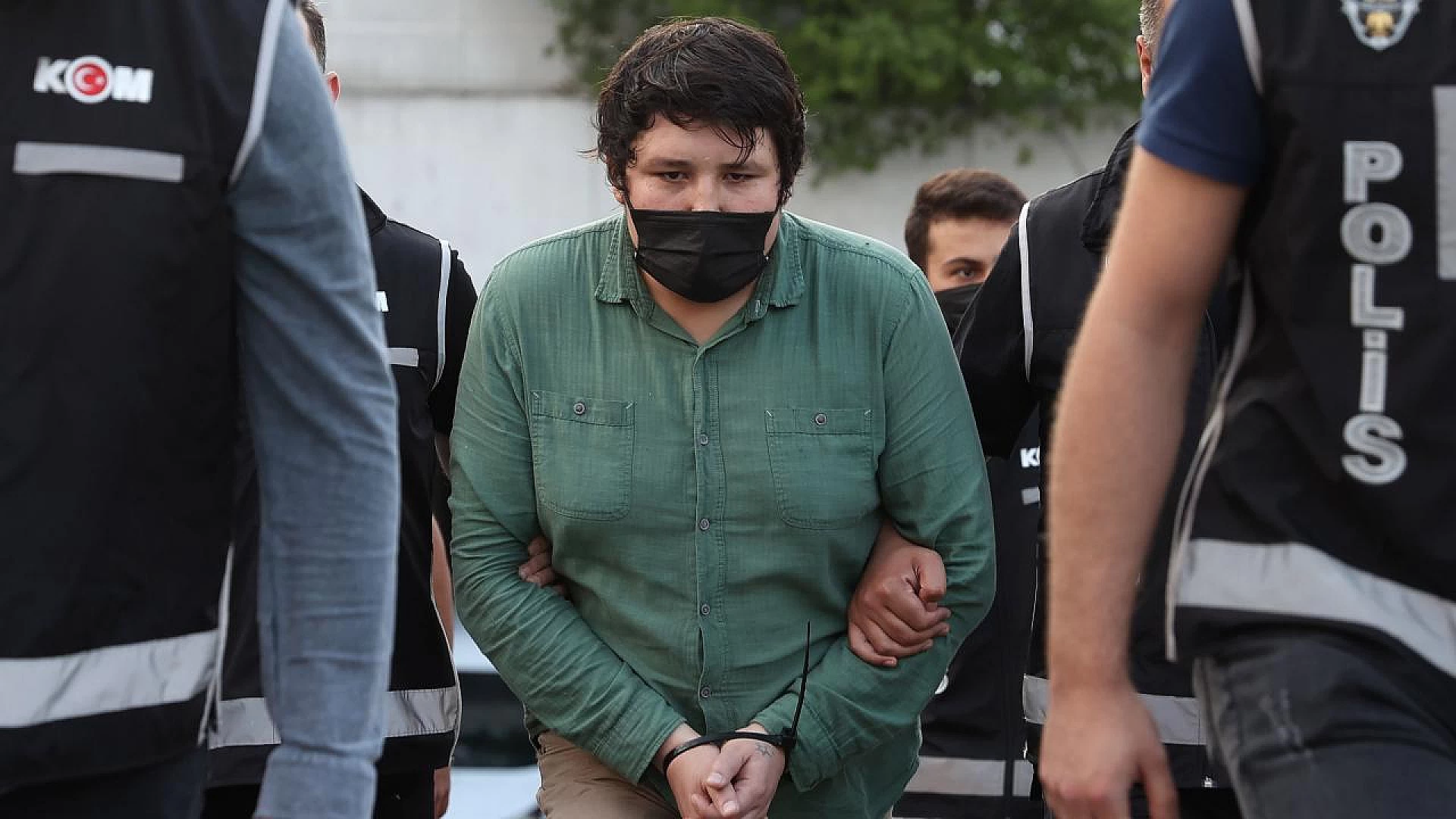 'Tosuncuk' ve ağabeyi 'bank' cezasına çarptırıldı