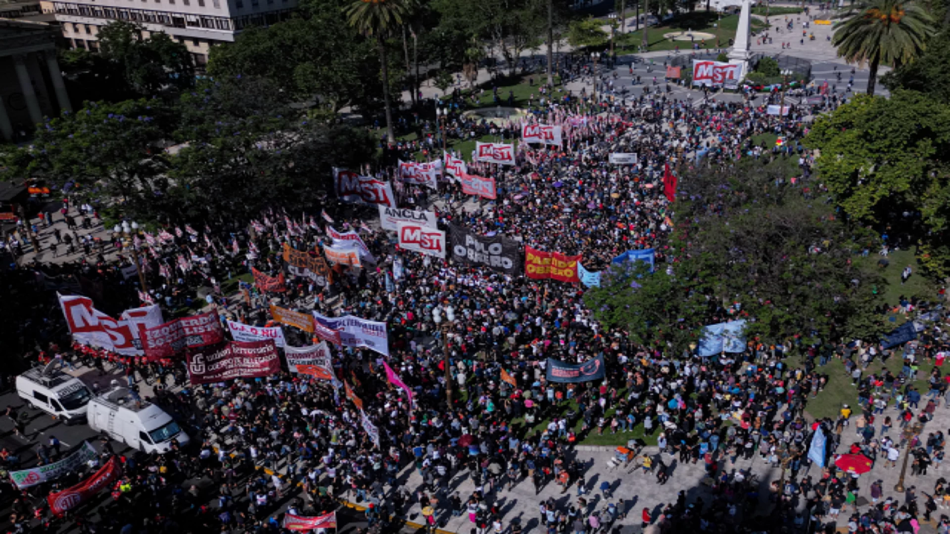 Arjantin'de hükümetin kemer sıkma politikasına tepki!