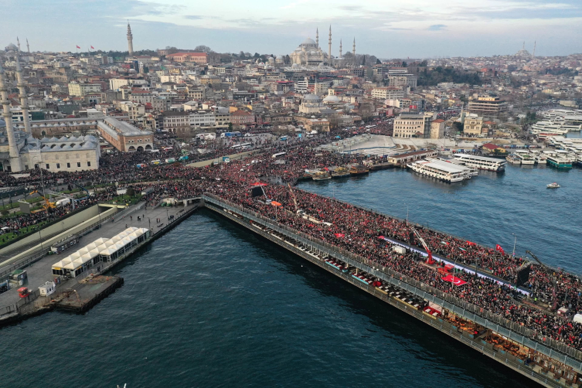 İstanbul'da büyük yürüyüş