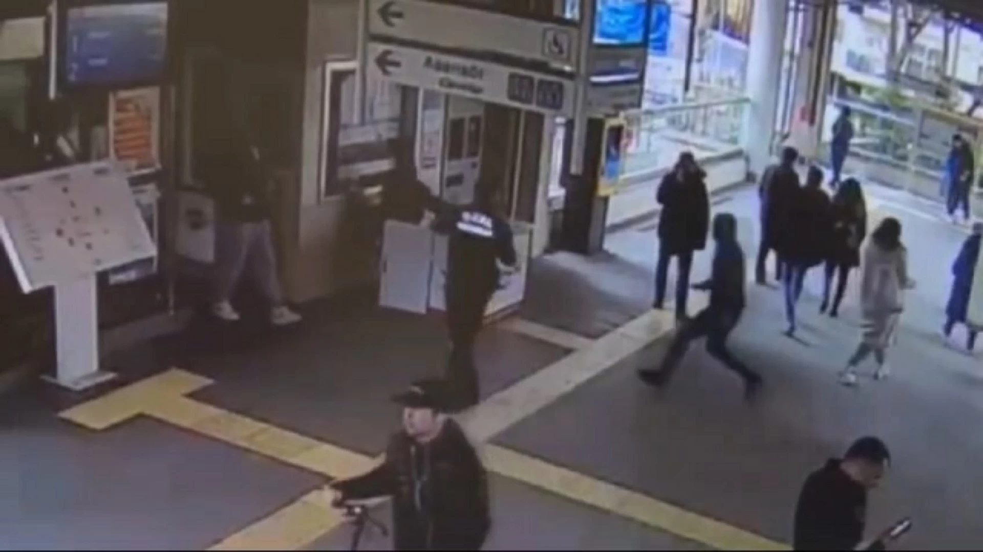 Marmaray İstasyonunda güvenlik görevlisine saldırı