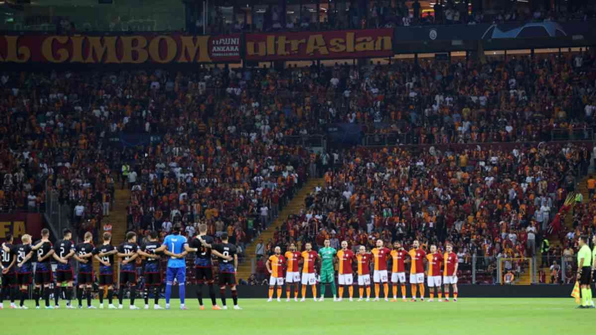 Galatasaray bol gol kaçırdığı maçta beraberliğe razı oldu